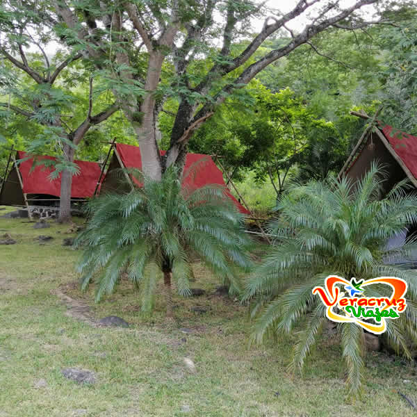 Zona De Acampar Campamento En El Río Pescados Jalcomulco Veracruz