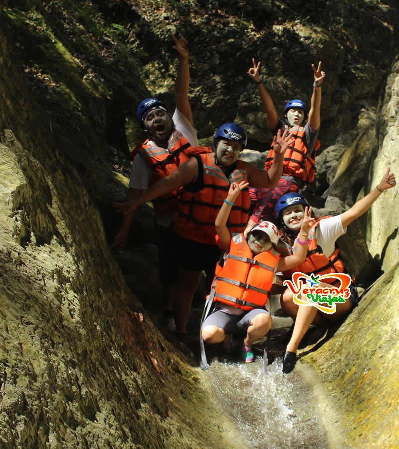 Aventura y caminata al Cañón de las Orquideas en Río pescados Jalcomulco Veracruz